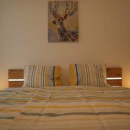 Holiday Apartman With Free Parking ジュール エクステリア 写真