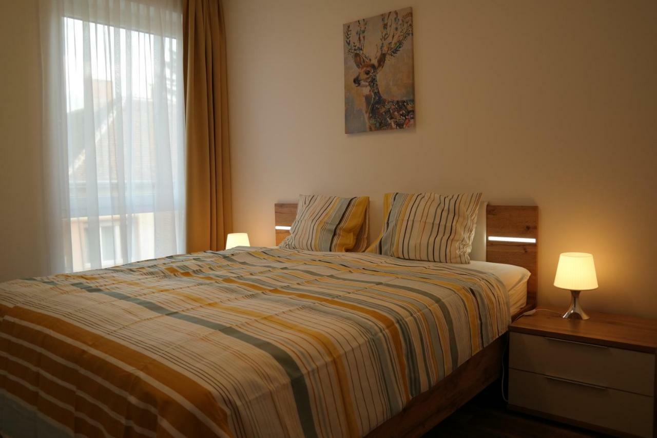 Holiday Apartman With Free Parking ジュール エクステリア 写真