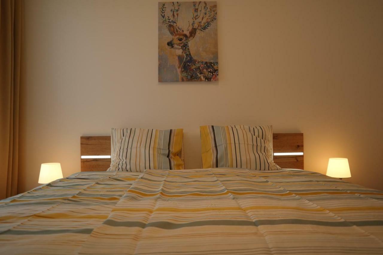 Holiday Apartman With Free Parking ジュール エクステリア 写真